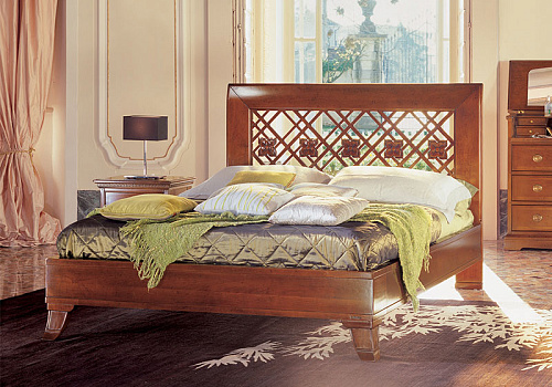 Кровать с различными вариантами отделки ciliegio Le Fablier I ciliegi