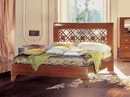 Кровать с различными вариантами отделки ciliegio Le Fablier I ciliegi